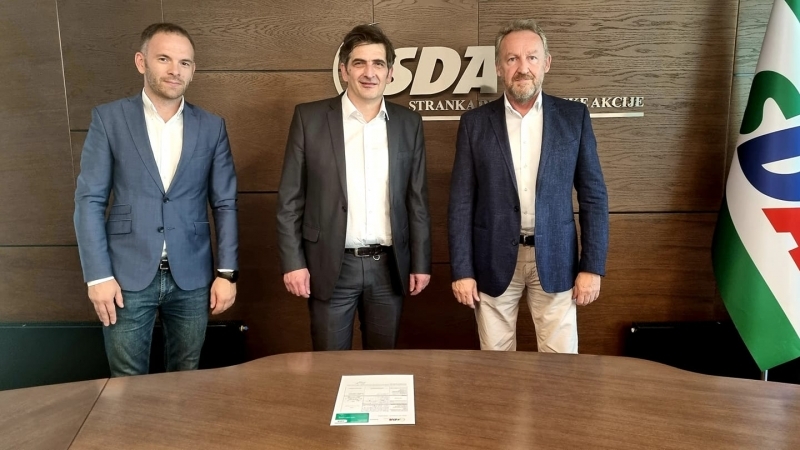 5dcf65d6aefbbc8609c828c18ad27042