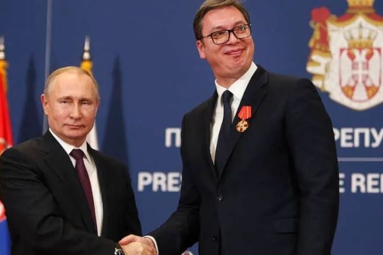 1761308540-vucic-putin1-690x480