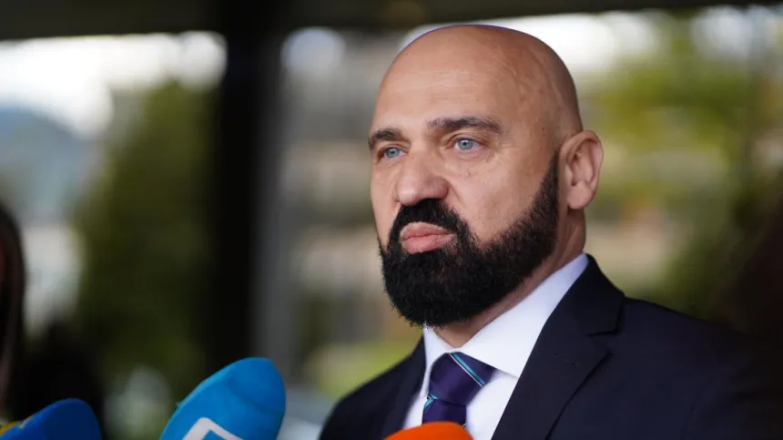 C9FFDFFF-D6EA-489B-8C68-9FE236E84085