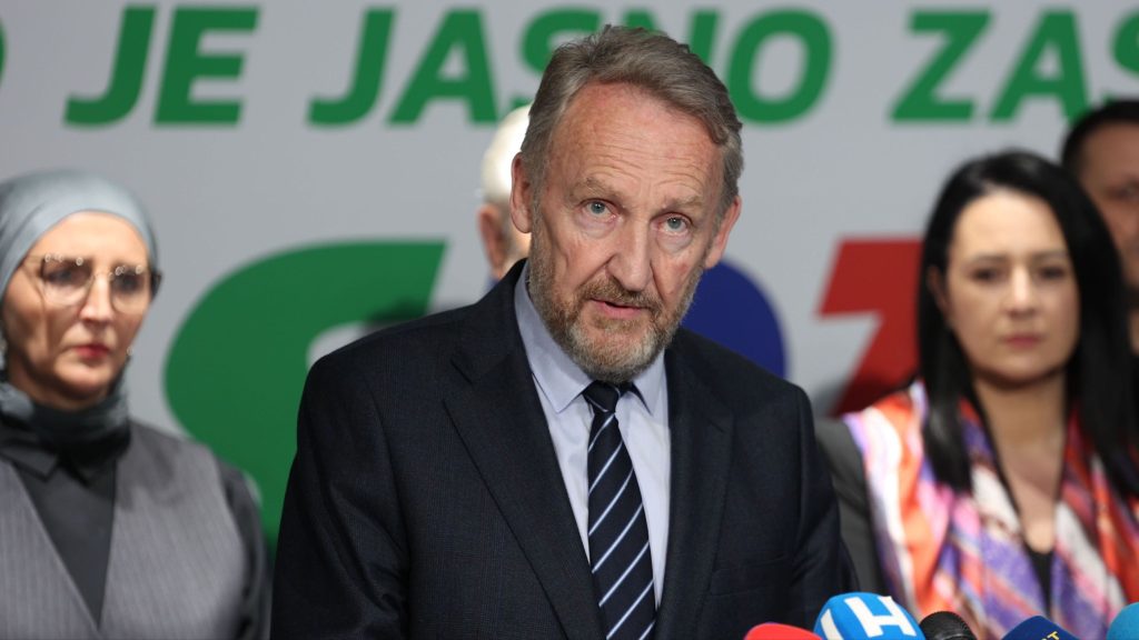 b5617bab-b427-4f93-b30a-1d8a4fe38f00