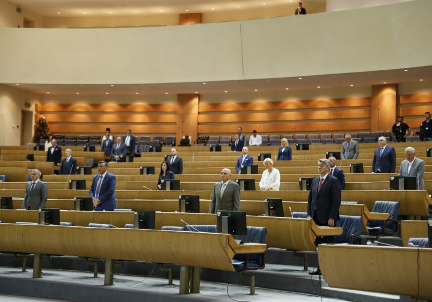 predstavnicki-dom-psbih-sjednica-hitna-14-872x610