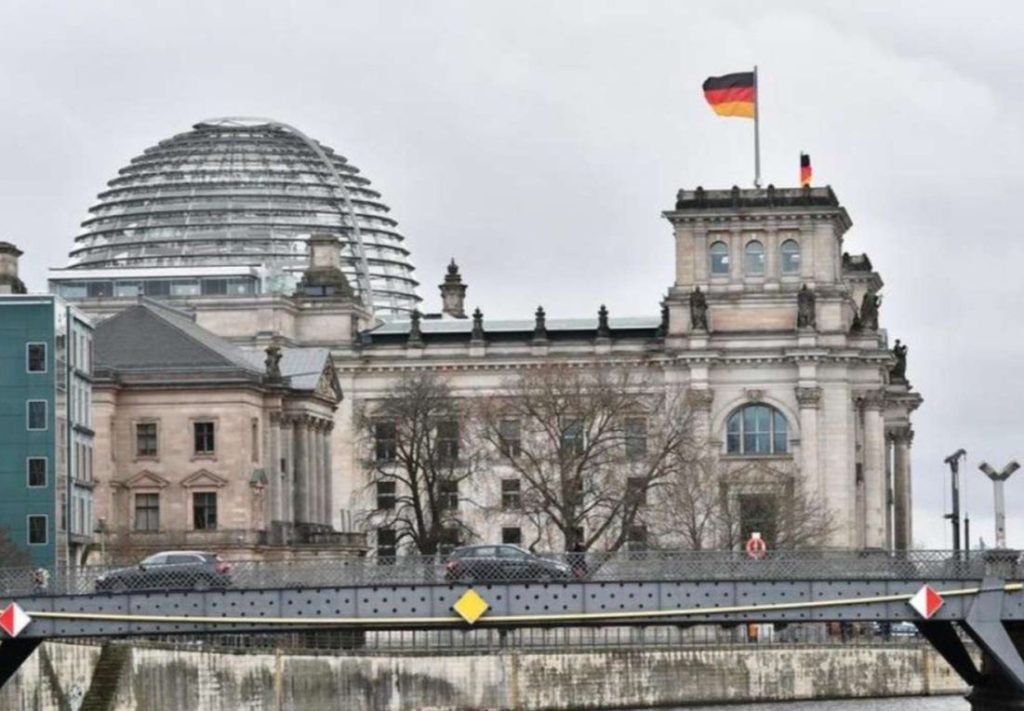 1fee8827-75b9-42e2-875d-95ca06377532