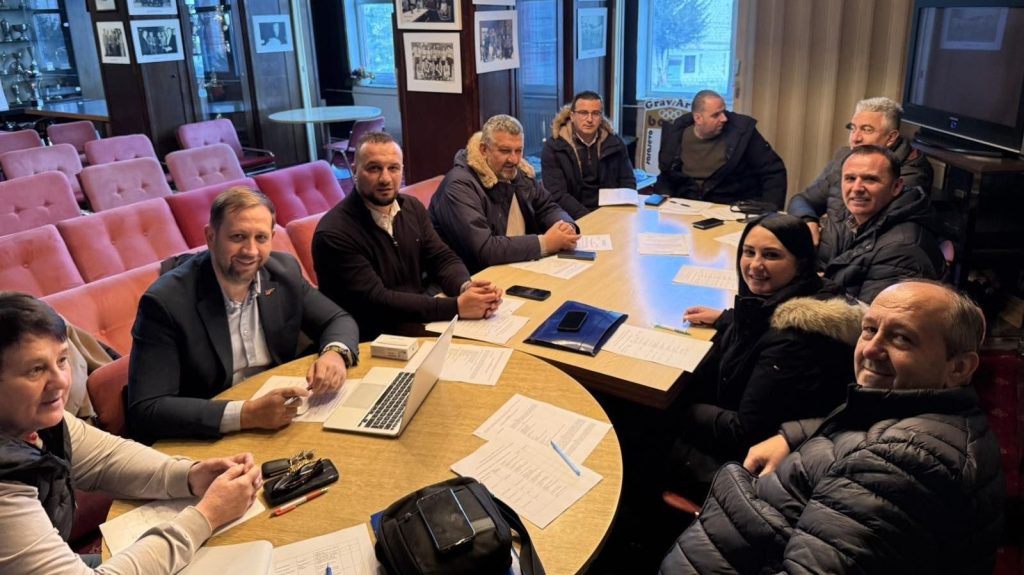 21142f60-df07-4853-915d-7a536f96245c