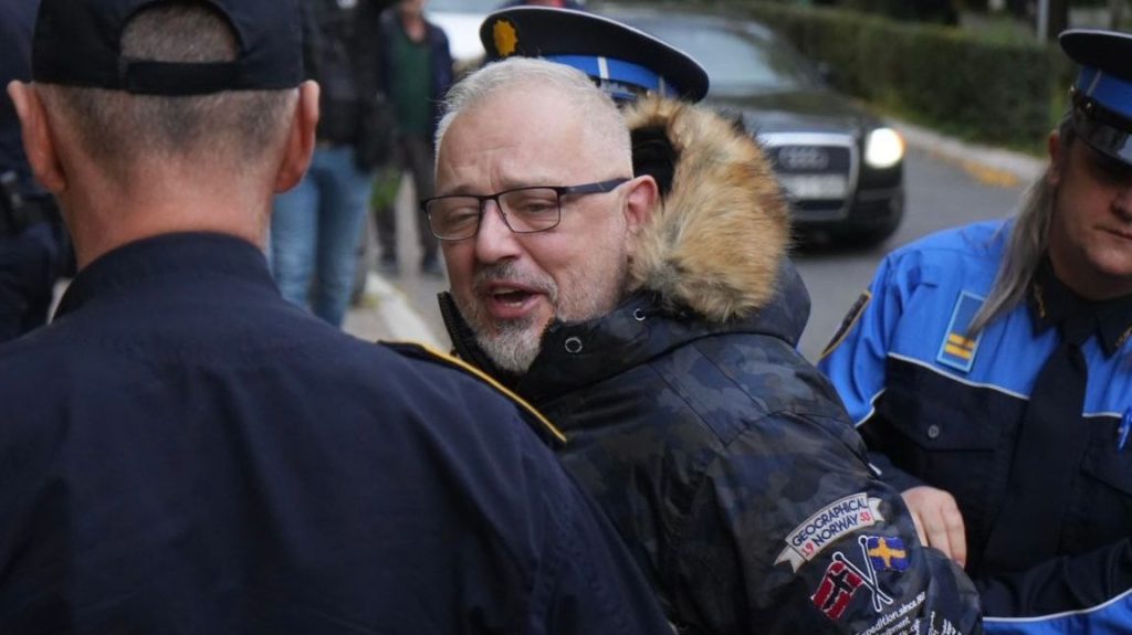 73de1b3f-dc4a-4c29-bab9-b9cedbc2858f