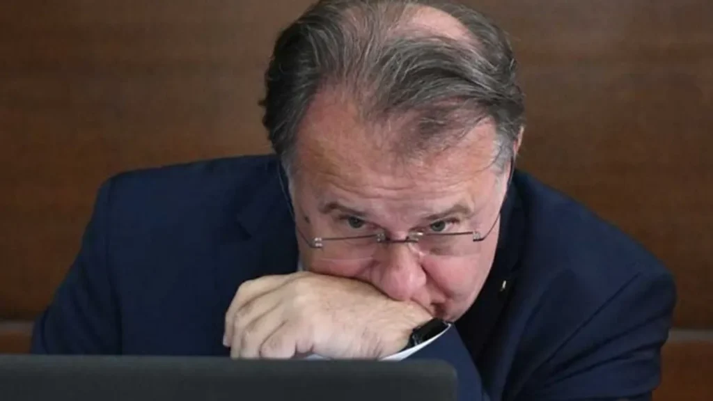 nermin_niksic_zabrinut_1png_1200 (1)