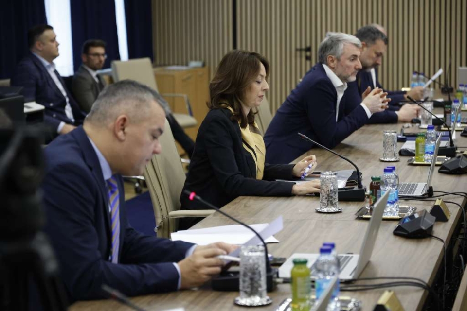 l_2e4ed65ead85730ef06c3418a984b216