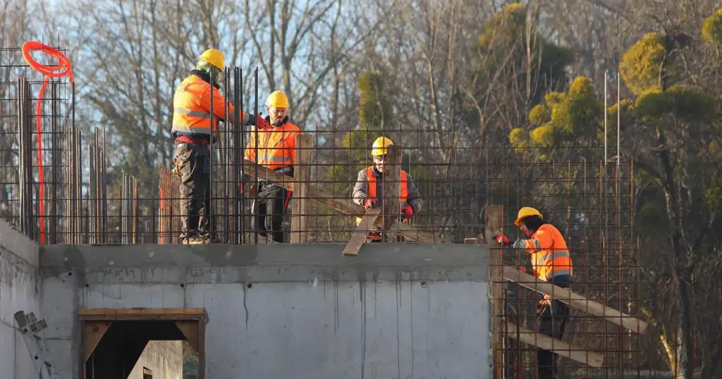 radnici-gradiliste-1024x538